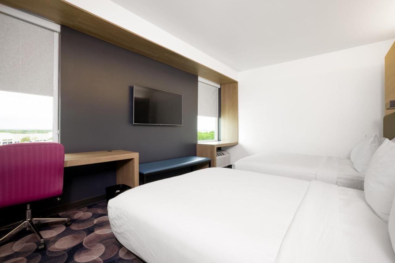 Hotel Aloft Austin Airport Esterno foto