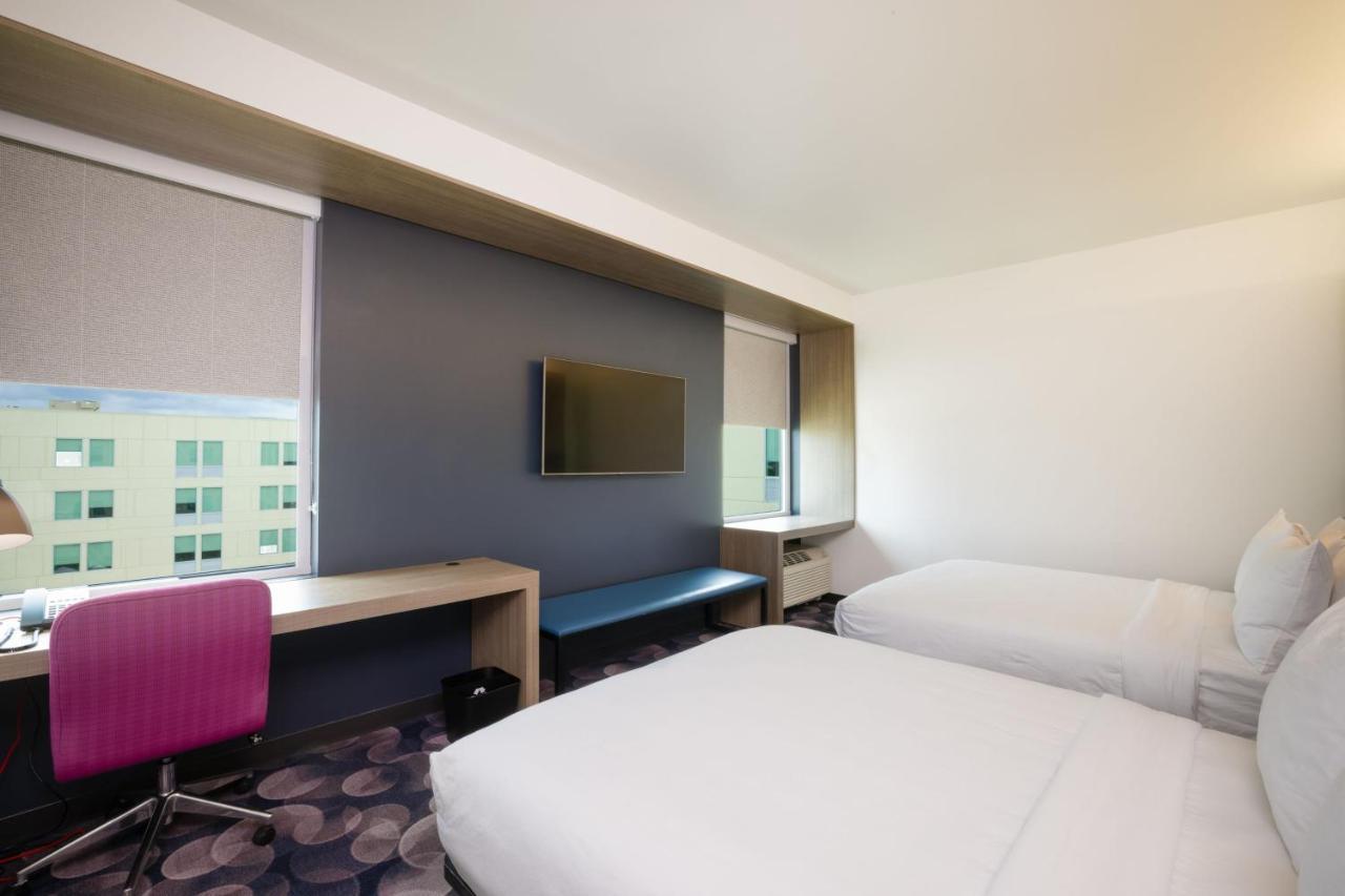 Hotel Aloft Austin Airport Esterno foto