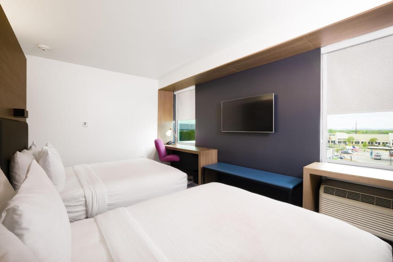 Hotel Aloft Austin Airport Esterno foto